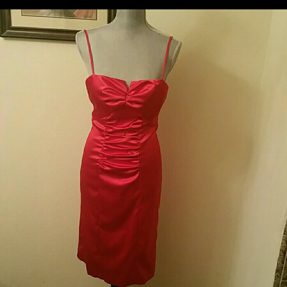 Beautiful red dress!
